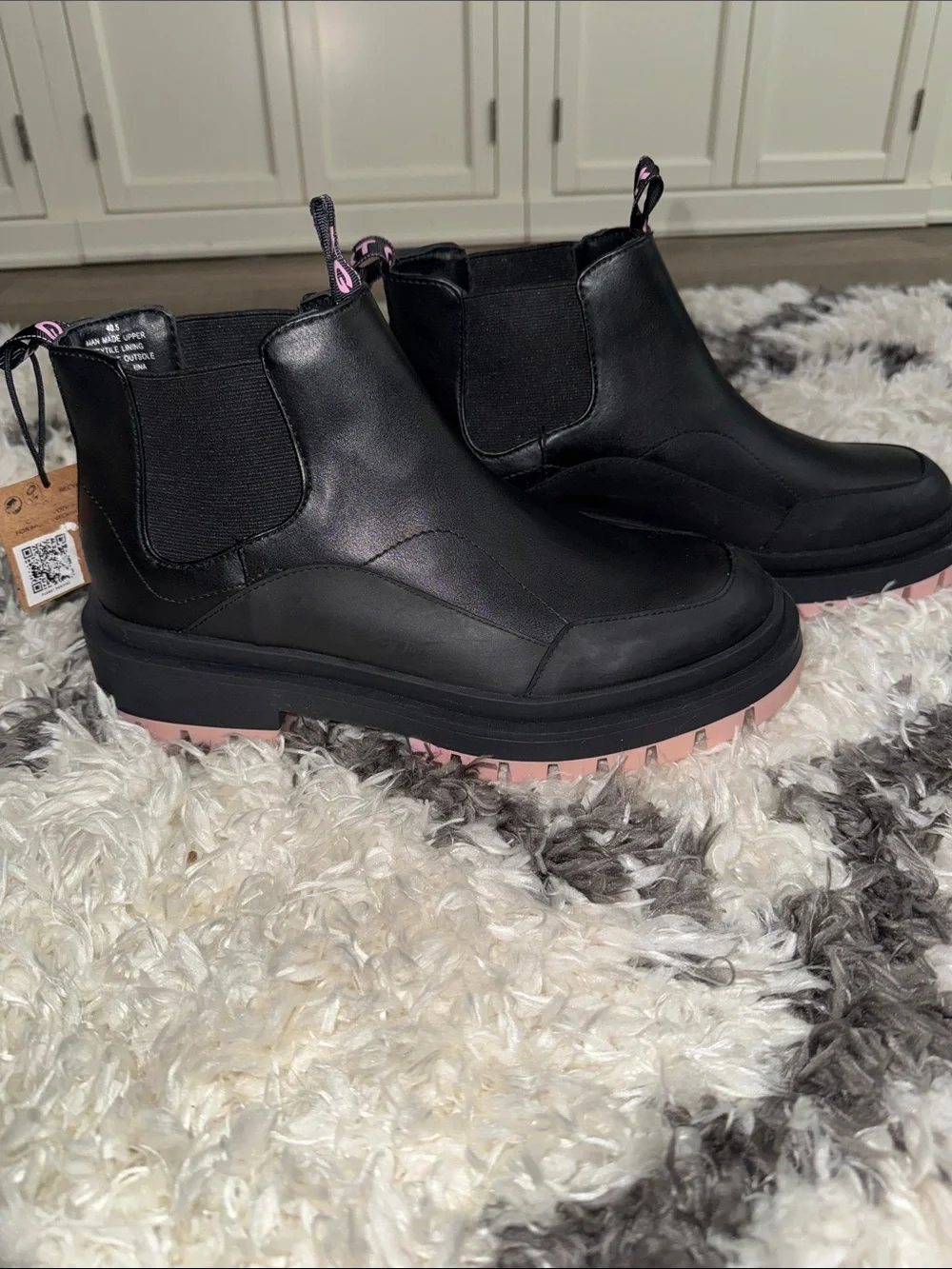 KG KURT GEIGER Tracker vegan leather Chelsea boots